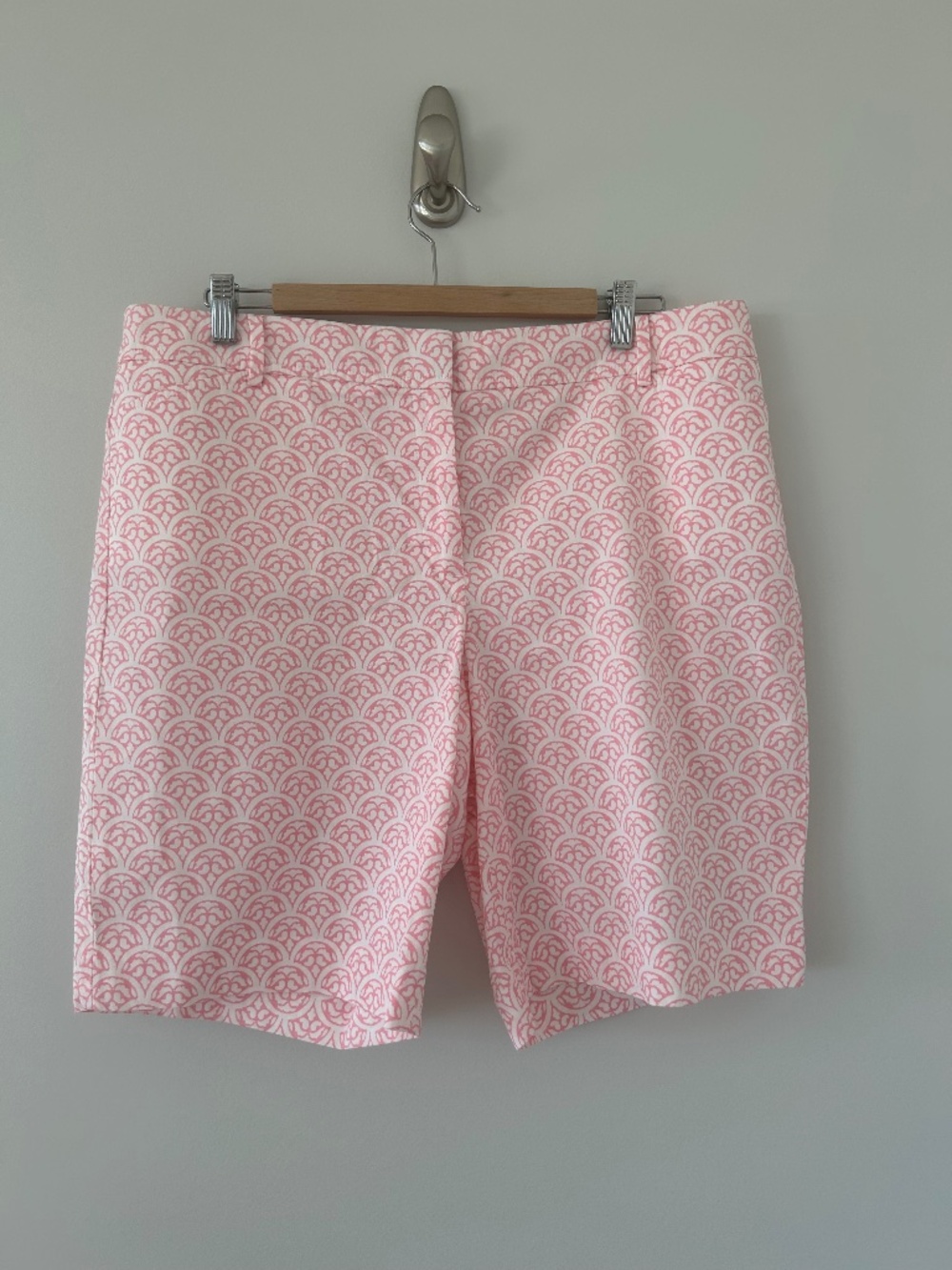 NWOT Talbots Perfect Short 9" Pink & White Floral Shorts Sz 16p